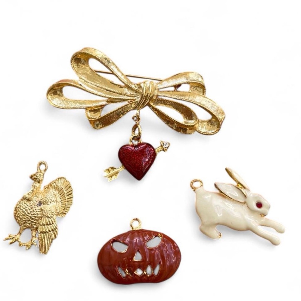 Phister Est. 1998 Signed Bow Brooch Interchangeable 4 Seasonal Charms Gold Tone